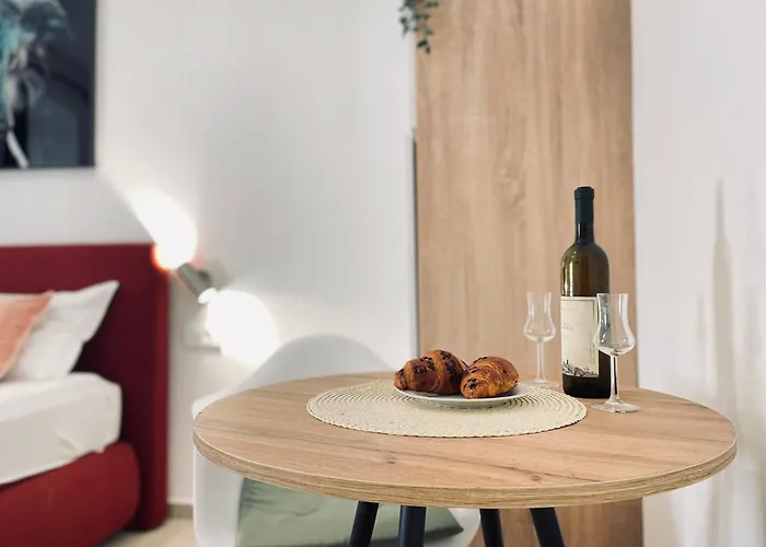 Astraluxe Apartman *
