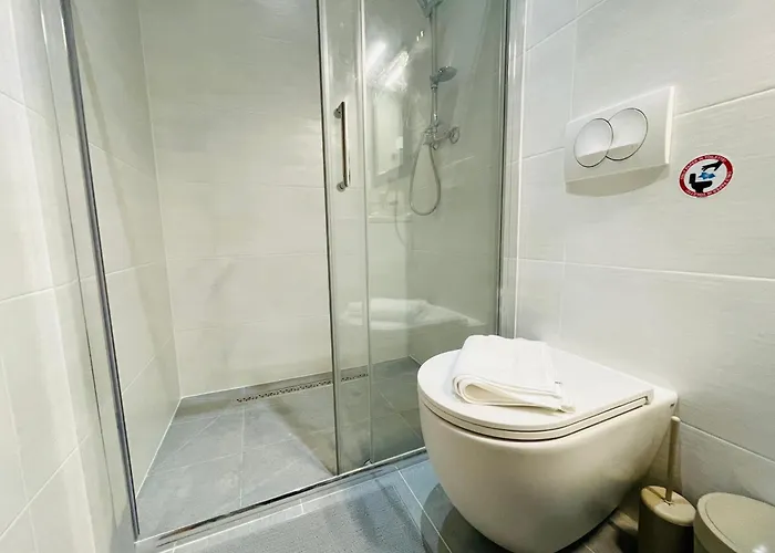 Astraluxe Apartman *