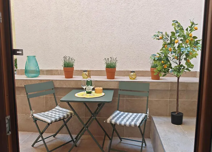 Astraluxe Apartman *